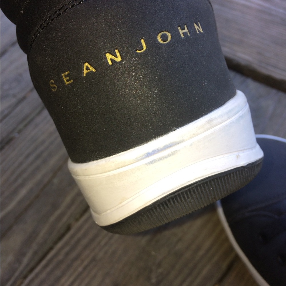 Seanjohn - Picture 3 of 7